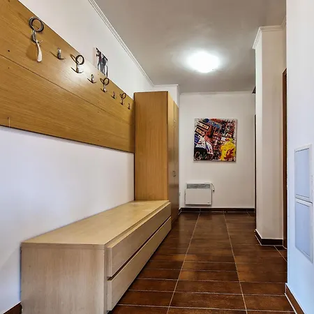 Lägenhet Cedar 2 Bedroom By Flat Mаnager
